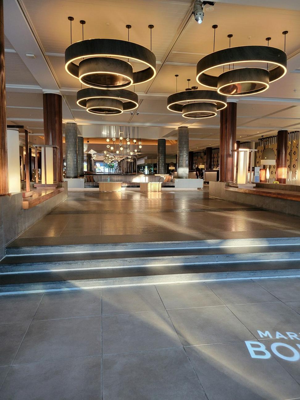 Krypton Flare Maxor Hotel